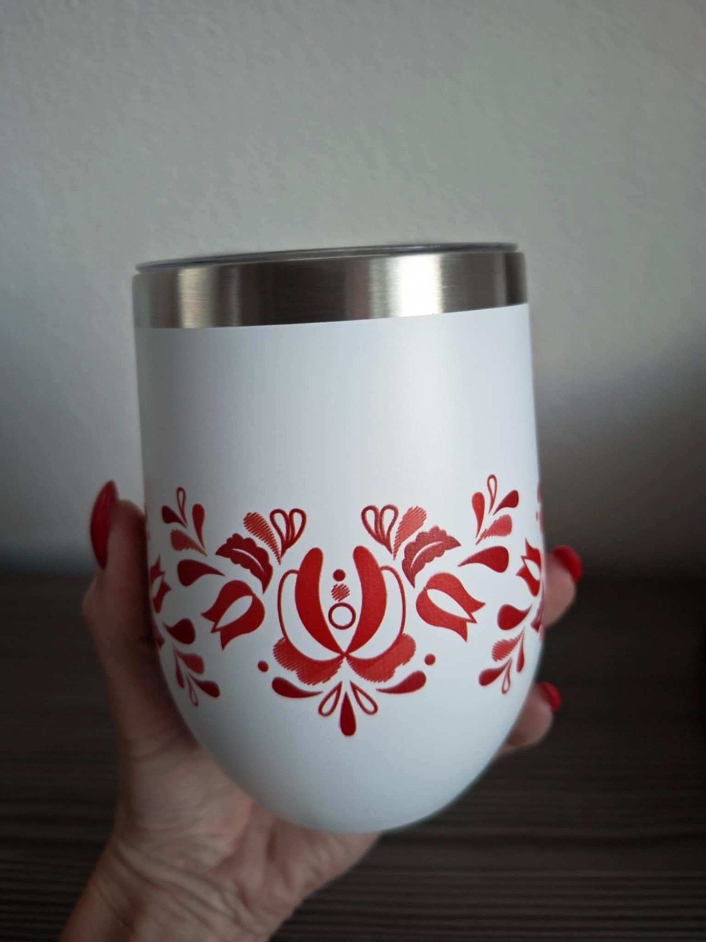 Nerezový termohrnček folk červený 350ml