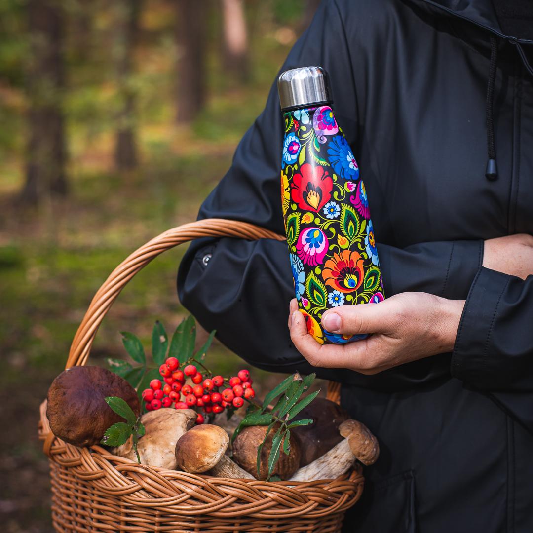 Termofľaša s ľudovým motívom 350ml - kvety na čiernom pozadí